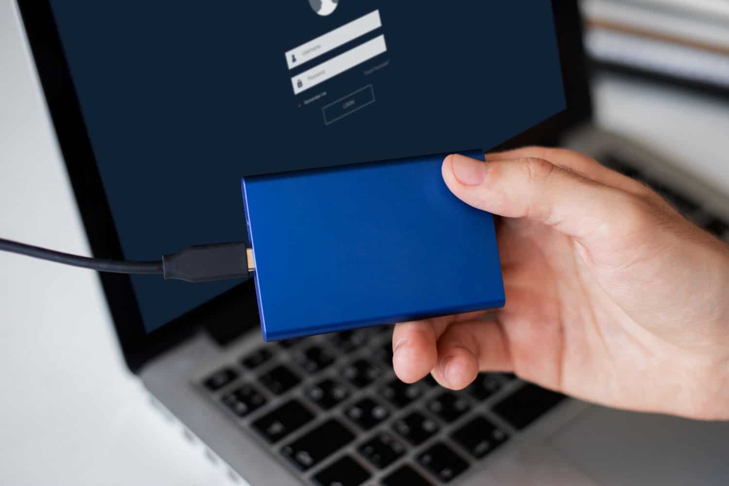 How to Backup Your Computer Files to an External Drive | Geeks On Command