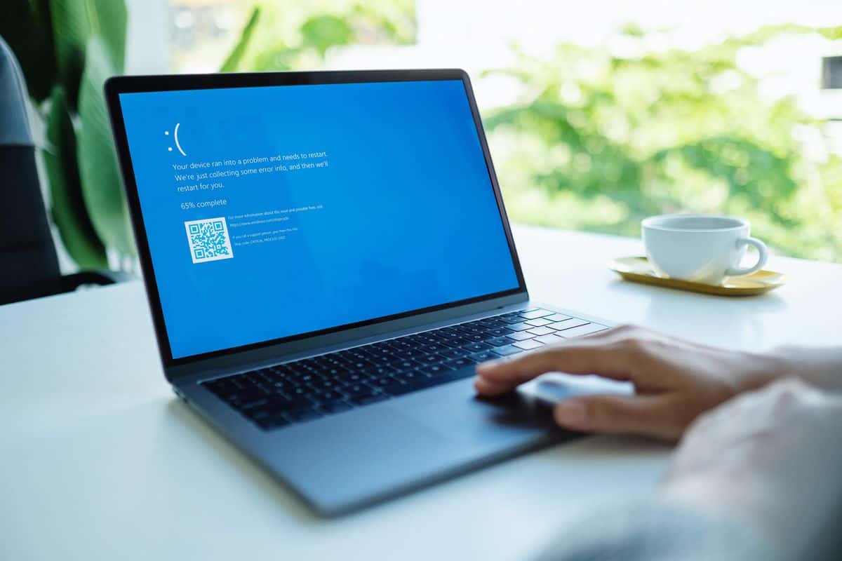 Laptop showing a blue screen error, emphasizing Geeks On Command's expertise in fixing Windows errors and troubleshooting.